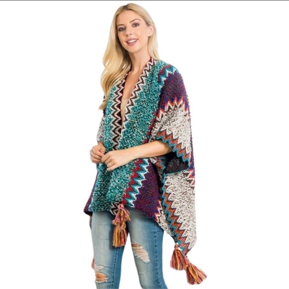 Bohemian Knit Cape with Tassels ~ Aztec / Geometric Print - Picture 5 of 7